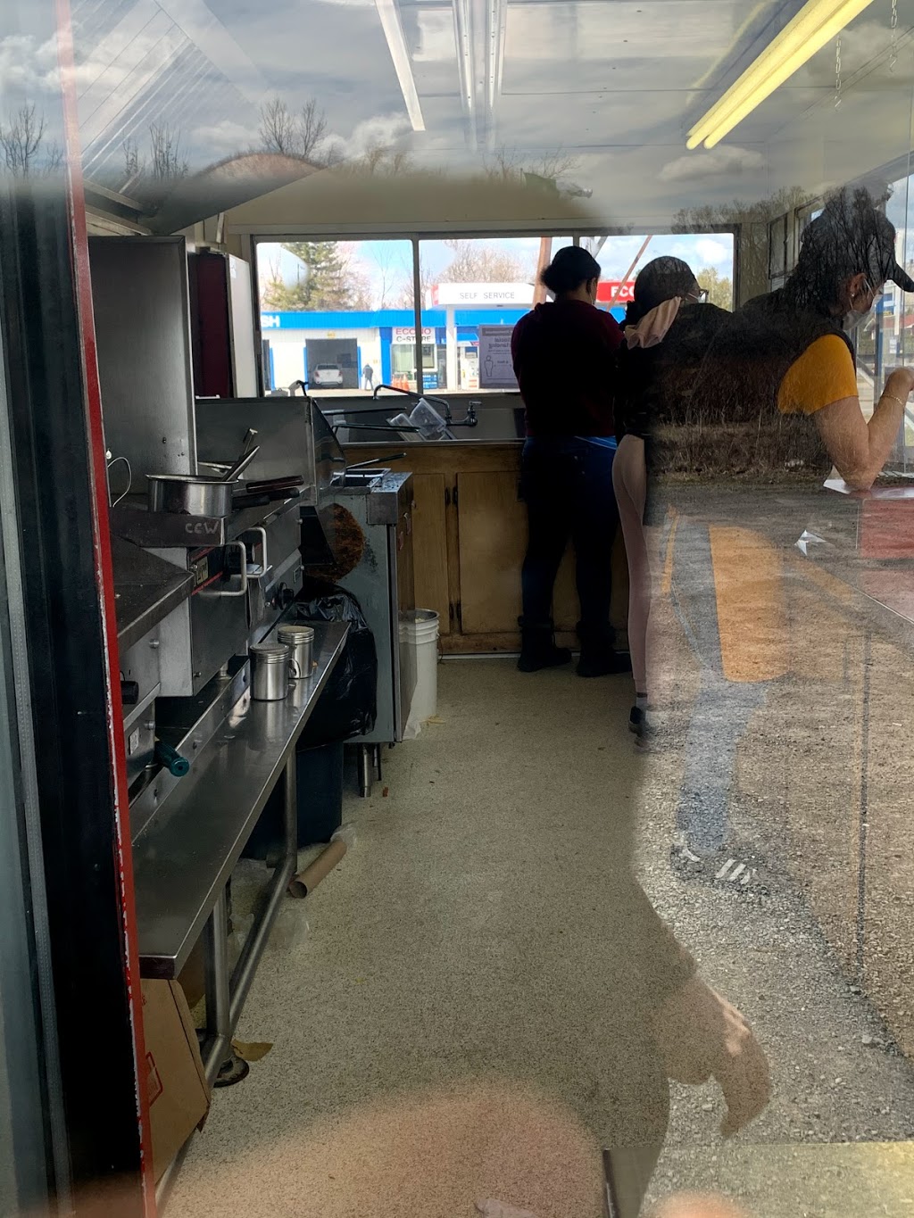 Claude Morin Chip Wagon | 1092 Ogilvie Rd, Gloucester, ON K1J 7P8, Canada | Phone: (613) 745-2295
