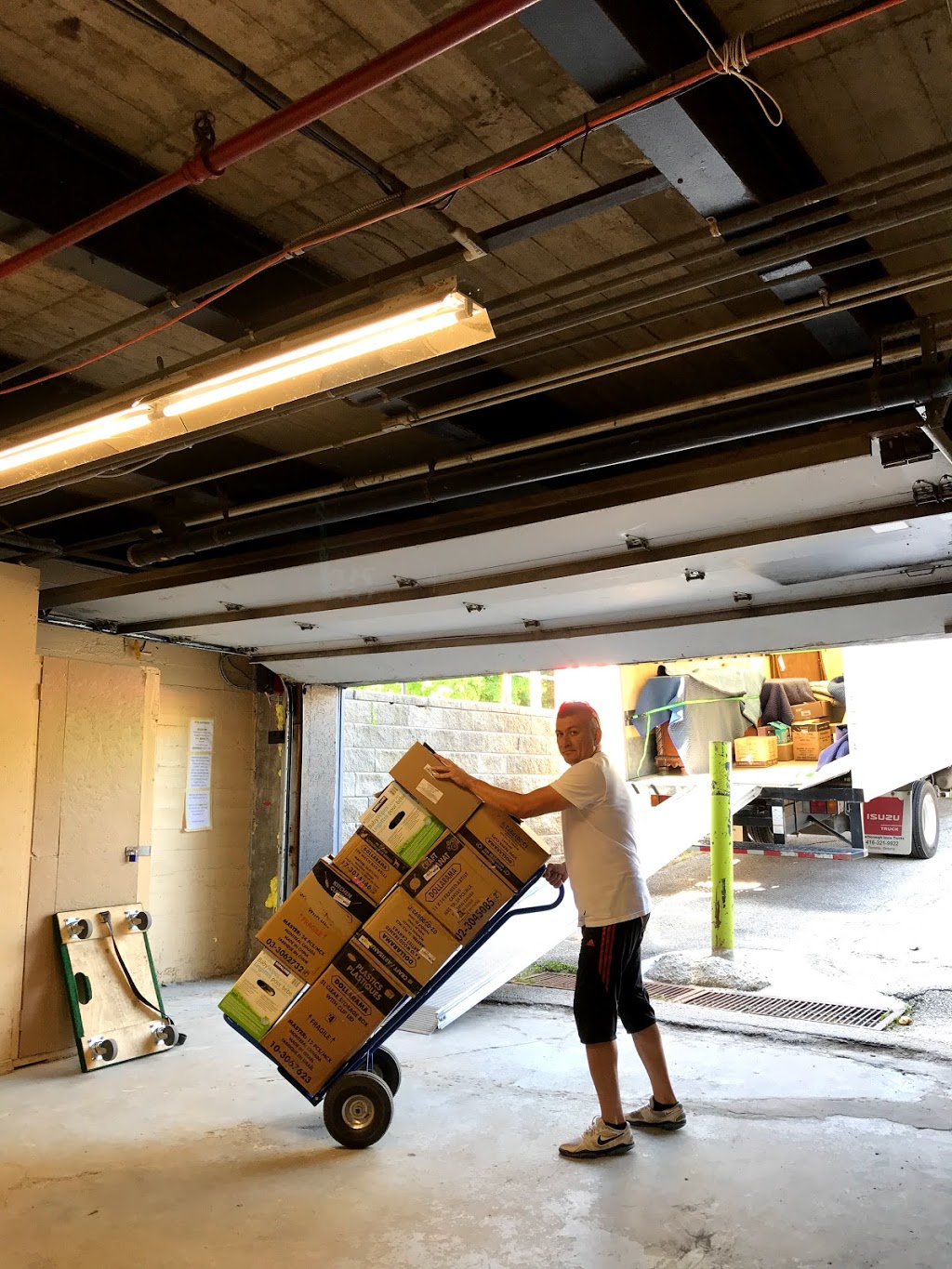 Richmond Hill Movers - Zeus Moving Services LTD | 67 Waldron Crescent, Richmond Hill, ON L4E 4A3, Canada | Phone: (647) 465-6360