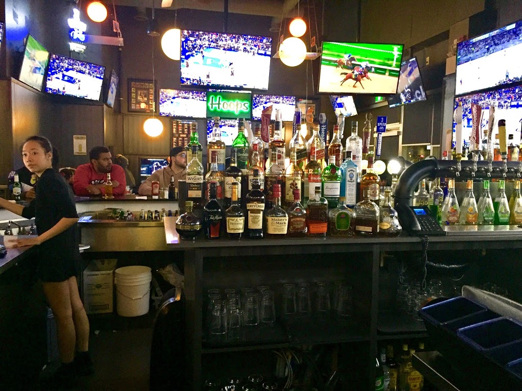 Hoops Sports Bar & Grill | 3560 Major MacKenzie Dr W, Woodbridge, ON L4L 1A6, Canada | Phone: (905) 651-2222