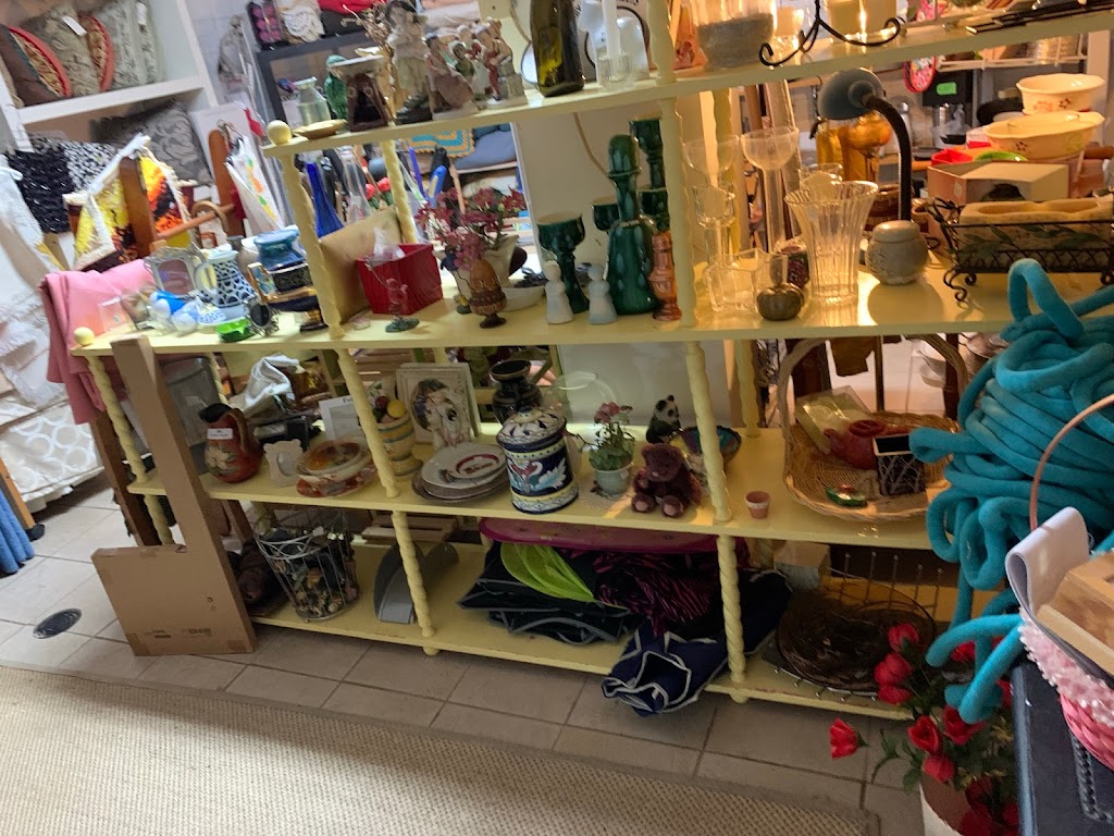 La Belle Friperie de Rigaud | 82 Rue Saint-Jean-Baptiste E, Rigaud, QC J0P 1P0, Canada | Phone: (514) 712-2732
