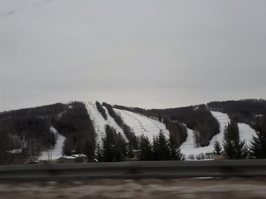 Coin 1 | 5307-5325 Boulevard Labelle, Val-Morin, QC J0T 2R0, Canada