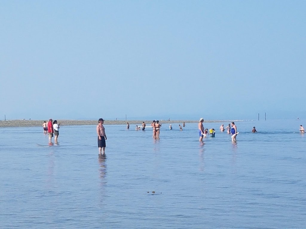 Taylors Sandy Beach Resort | 8946 Clarkson Ave, Black Creek, BC V9J 1B2, Canada | Phone: (888) 201-5547