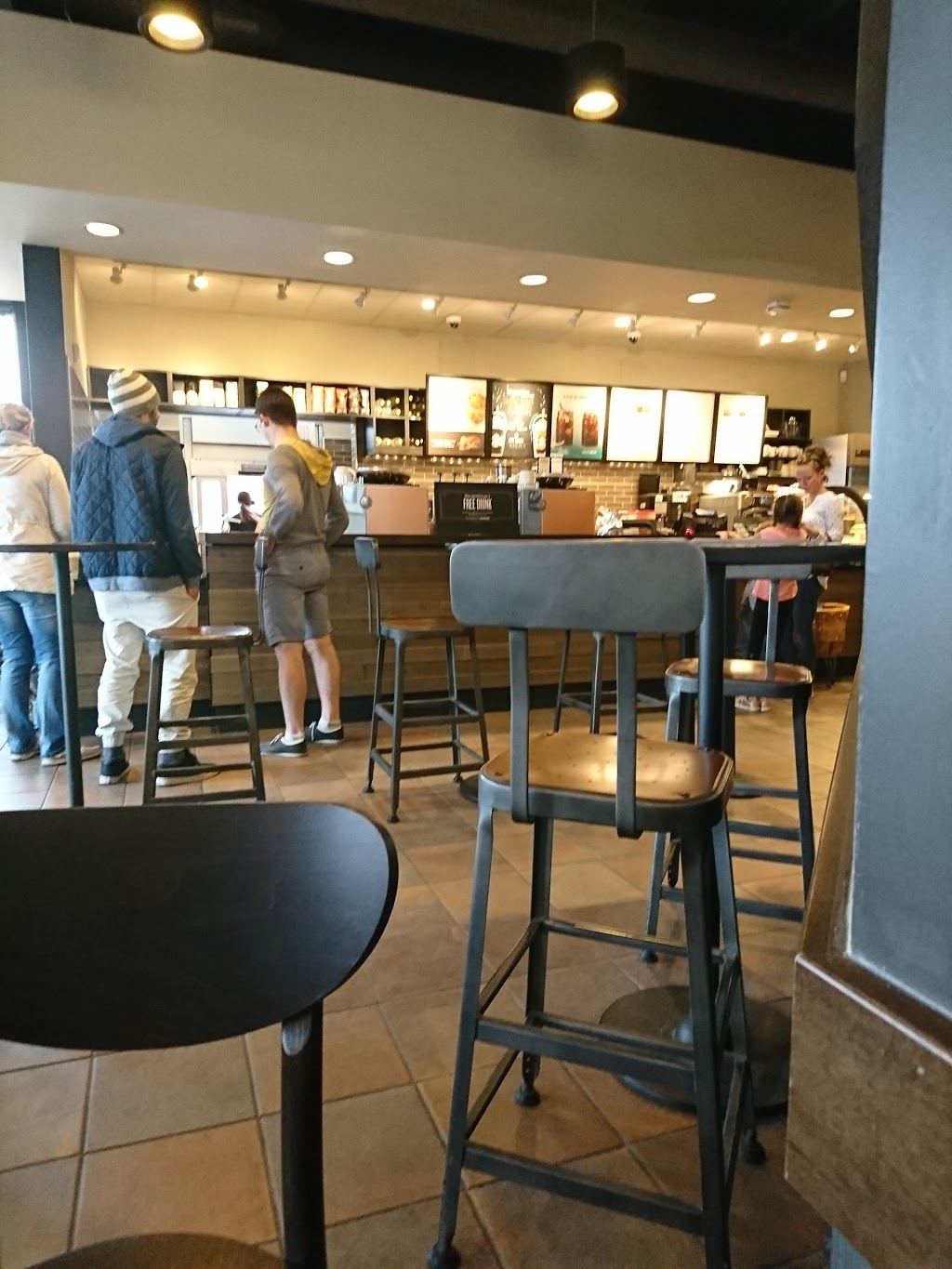 Starbucks | cafe | J Southglen Shopping Centre, 726 St Annes Rd 104 bldg, Winnipeg, MB R2N 0A2, Canada | 2042530401 OR +1 204-253-0401