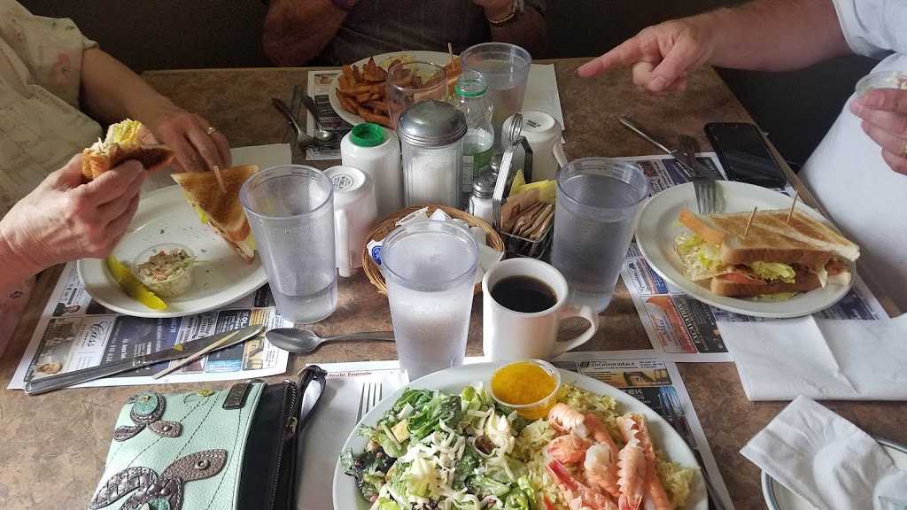 Resto 108 | 444 QC-108, Cookshire-Eaton, QC J0B 1M0, Canada | Phone: (819) 875-1043
