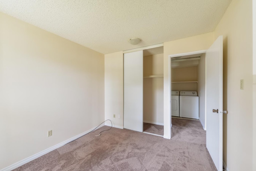 Westridge Manor | 17117 75 Ave NW, Edmonton, AB T5T 2P7, Canada | Phone: (780) 413-9251