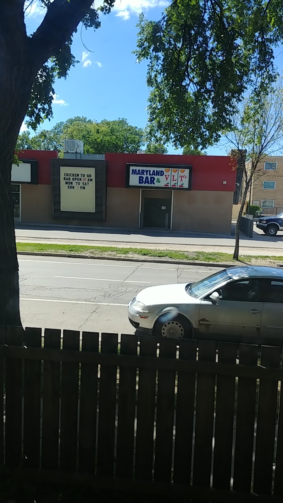 Maryland Beer Store & Bar | 740 Maryland St, Winnipeg, MB R3E 1W2, Canada | Phone: (204) 783-8062