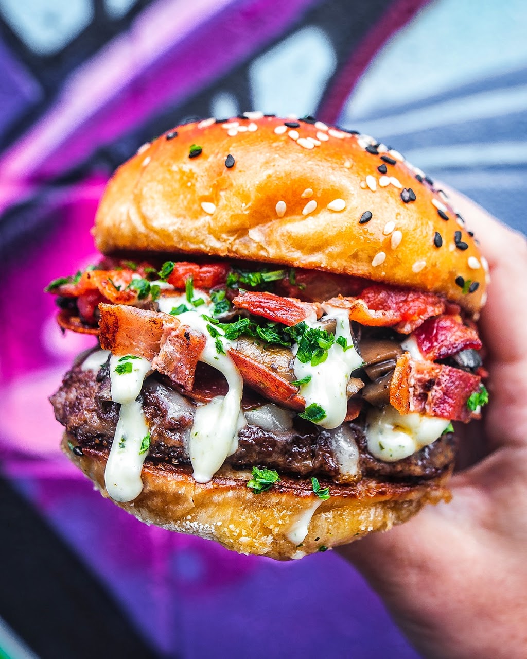 HAMBRGR Crown Point | 207 Ottawa St N, Hamilton, ON L8H 3Z4, Canada | Phone: (905) 312-1313