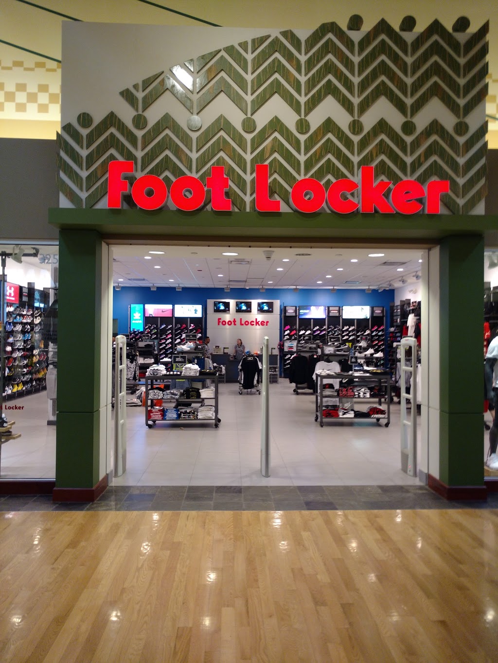 Foot Locker | 261055 Crossiron Blvd #325, Rocky View No. 44, AB T4A 0G3, Canada | Phone: (403) 274-5596