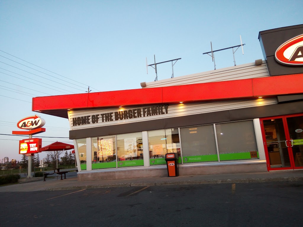 A&W Canada | 3228 Hawthorne Rd, Ottawa, ON K1G 3W9, Canada | Phone: (613) 730-8241