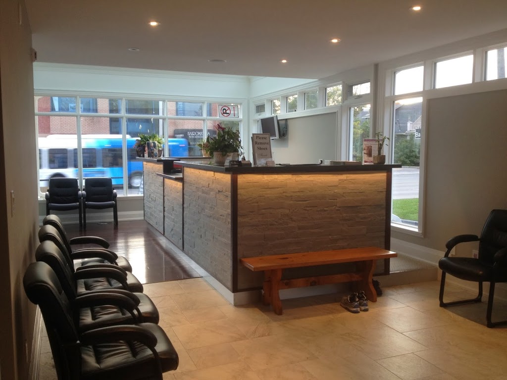 Moore Chiropractic Group | 15000 Yonge St, Aurora, ON L4G 1M6, Canada | Phone: (905) 727-1817