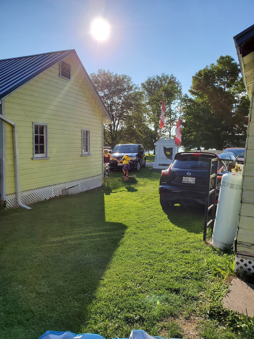 Parkview Cottages | 10 Alexander Ave, Dunsford, ON K0M 1L0, Canada | Phone: (416) 556-5768