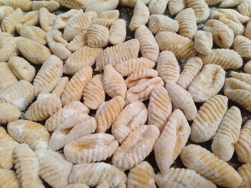 Sarlo Gnocchi To Go | 6453 Colborne St #68, Niagara Falls, ON L2J 1E7, Canada | Phone: (289) 296-5224