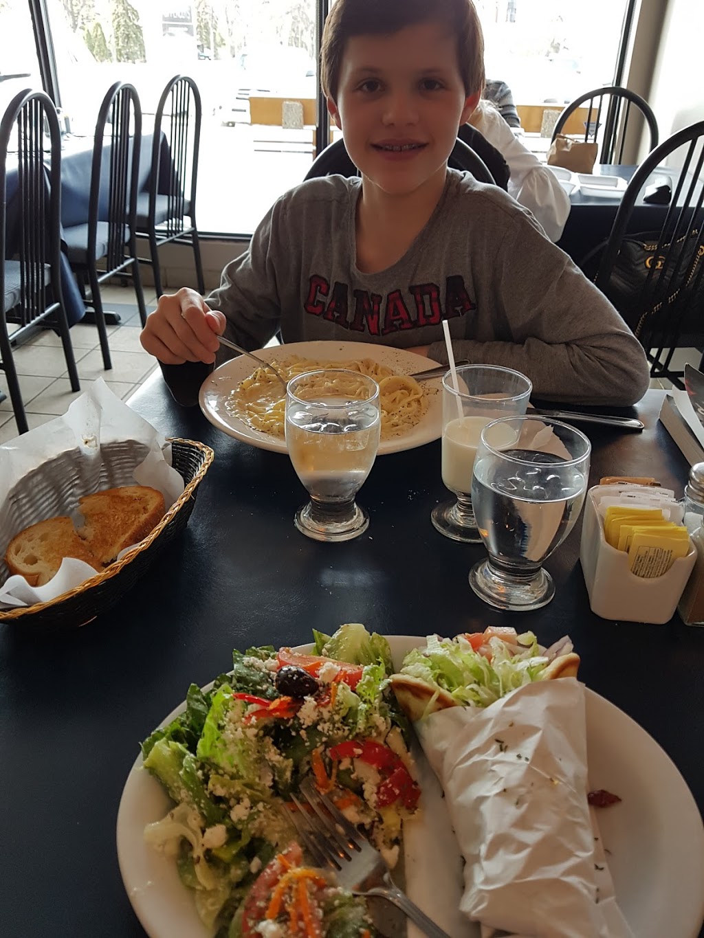 Tuxedo Village Family Restaurant | 2090 Corydon Ave, Winnipeg, MB R3P 0N3, Canada | Phone: (204) 897-6565
