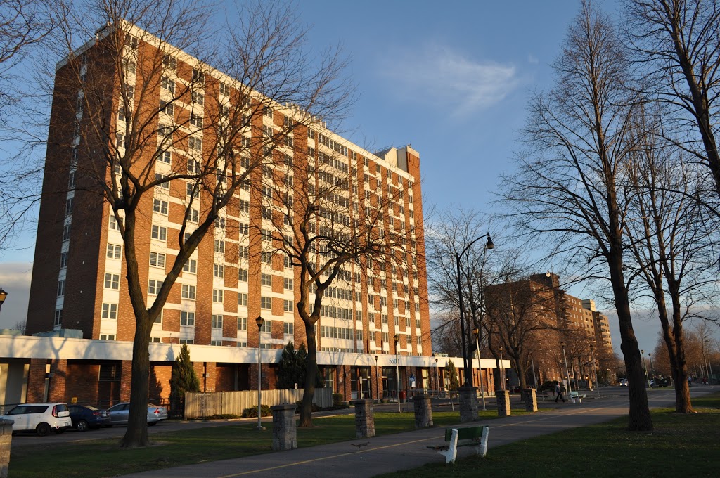 Centre DHebergement Manoir | 5500 Boulevard LaSalle, Verdun, QC H4H 1N9, Canada | Phone: (514) 769-8801