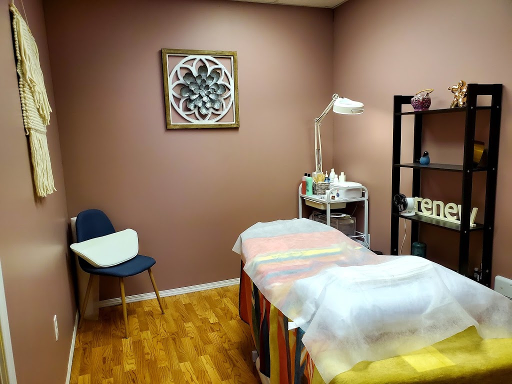 Studio77 & The barber with Nhus Nails | 9877 Maple St, Chemainus, BC V0R 1K1, Canada | Phone: (250) 246-2141