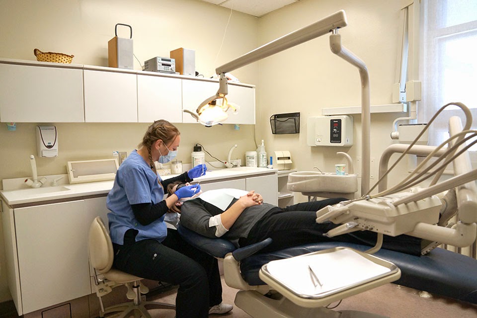dentalhouse Kingston | Kingston General Hospital, 76 Stuart St, Kingston, ON K7L 2V7, Canada | Phone: (613) 546-4933