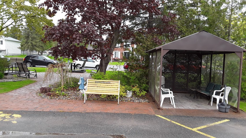 Centre DAccueil Roger Seguin | 435 Lemay St, Clarence Creek, ON K0A 1N0, Canada | Phone: (613) 488-2053