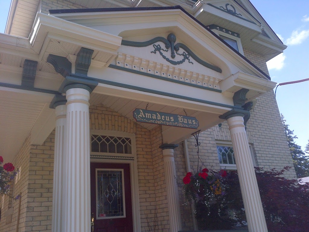 moore interior & exterior painting | 111 Caledonia St, Stratford, ON N5A 5W7, Canada | Phone: (519) 301-6836
