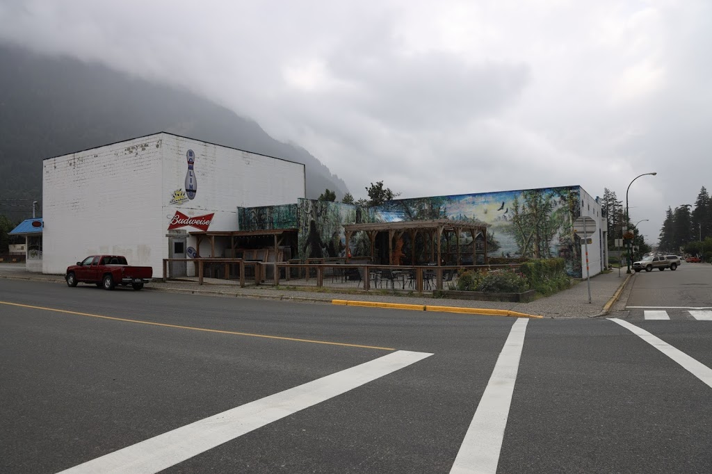 Kingpin Lounge | 584 Wallace St, Hope, BC V0X 1L0, Canada | Phone: (604) 869-7027