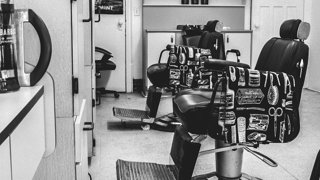 Barber Cuts | 125 Front St E, Toronto, ON M5A 1E3, Canada | Phone: (416) 699-2272