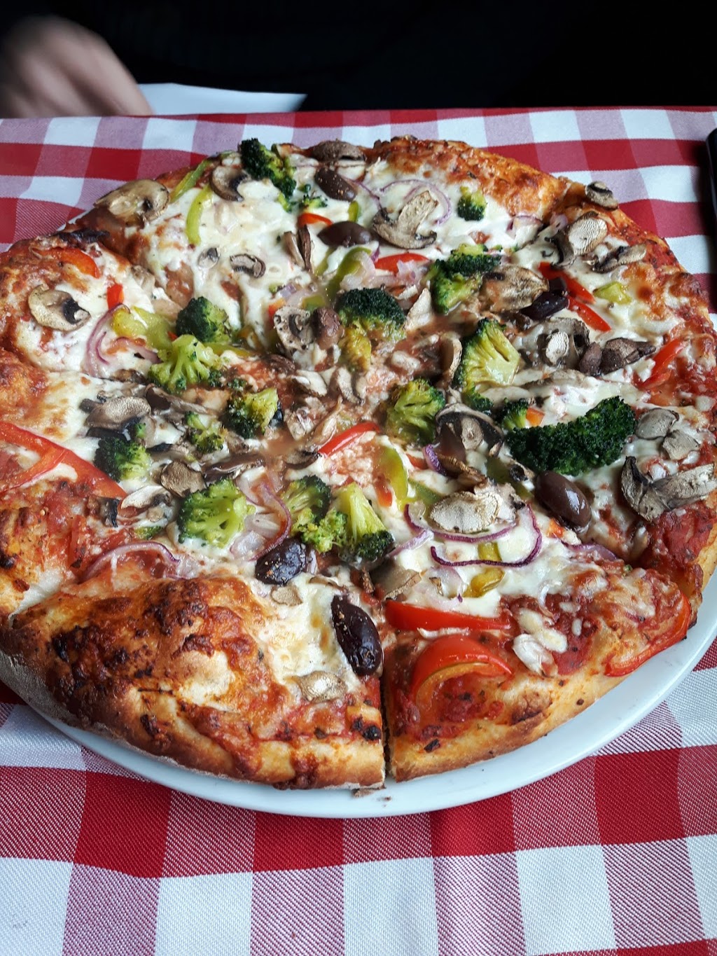 Dolce Family Ristorante | 18371 Hurontario St, Caledon Village, ON L7K 0X7, Canada | Phone: (519) 927-1919