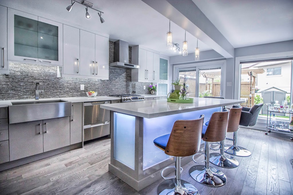 Symphony Kitchens | 7250 Keele St #30, Concord, ON L4K 1Z8, Canada | Phone: (416) 255-7700