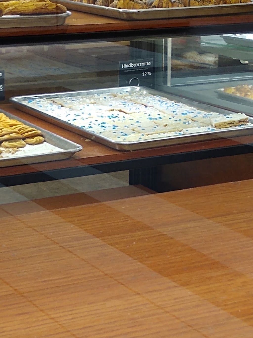 Danish Pastry House | 17600 Yonge St, Newmarket, ON L3Y 4Z1, Canada | Phone: (905) 828-1777