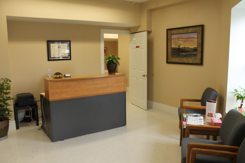 DENTURE & DENTURE CLINIC OF CAMBRIDGE | 18 Concession St #102, Cambridge, ON N1R 2G5, Canada | Phone: (519) 267-4114