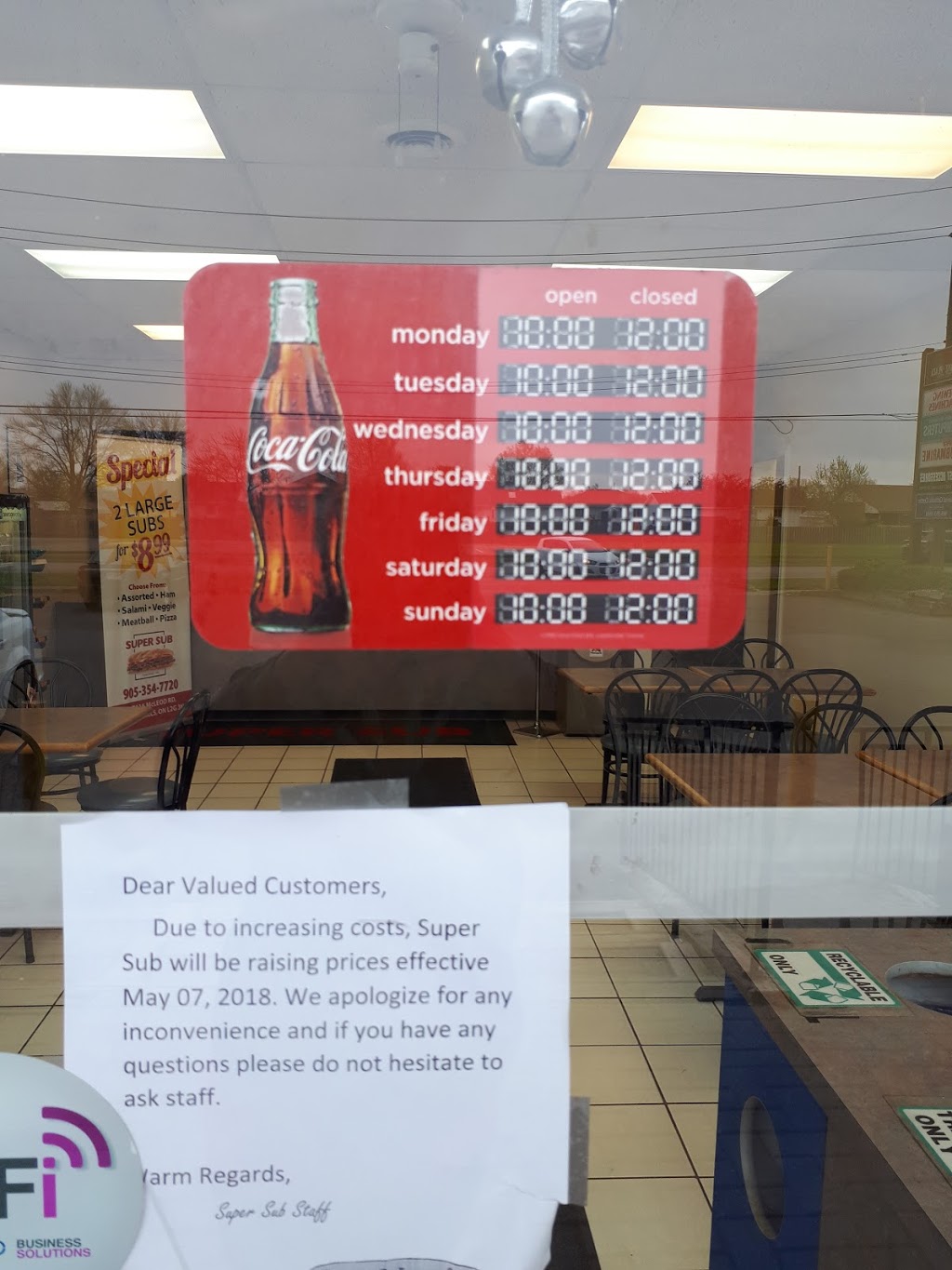 Super Submarine | 7116 McLeod Rd, Niagara Falls, ON L2G 3H2, Canada | Phone: (905) 354-7720