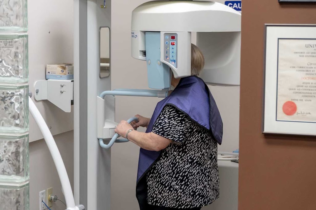 High River Dental Centre | 104 1 St SW, High River, AB T1V 1M6, Canada | Phone: (403) 652-2182