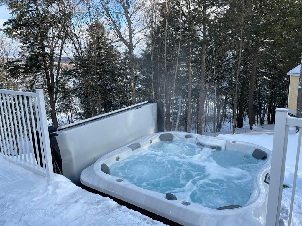 Domaine aux 2 acres, 3 lacs | 213 Rue Dusseault, Val-des-Sources, QC J1T 3M7, Canada | Phone: (819) 238-4800
