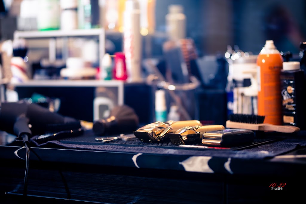 Born Royal Hair Studio | 936 Northmount Dr NW Unit#3, Calgary, AB T2L 0B2, Canada | Phone: (403) 210-0336