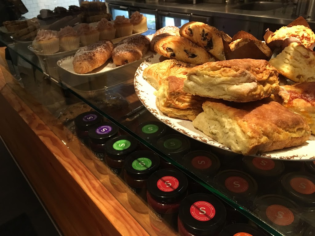 Stellas au CCFM | 340 Provencher Blvd, Winnipeg, MB R2H 0G7, Canada | Phone: (204) 477-8393
