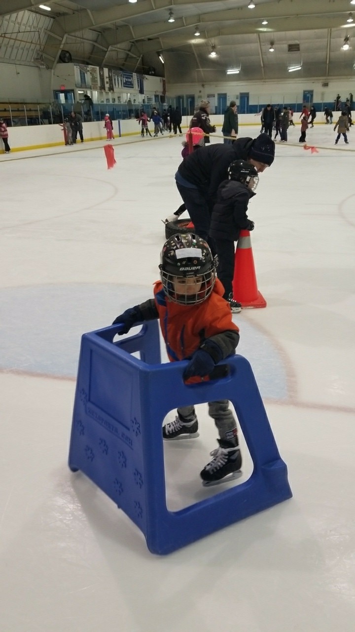 Maple Grove Arena | 2237 Devon Rd, Oakville, ON L6J 5Z8, Canada | Phone: (905) 338-4193