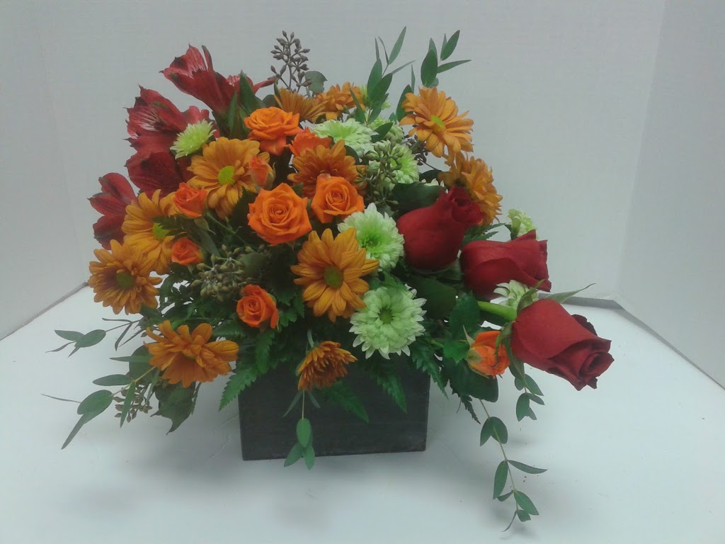 Tottenham Flowers & Gifts | 55 Queen St S, Tottenham, ON L0G 1W0, Canada | Phone: (905) 936-2885
