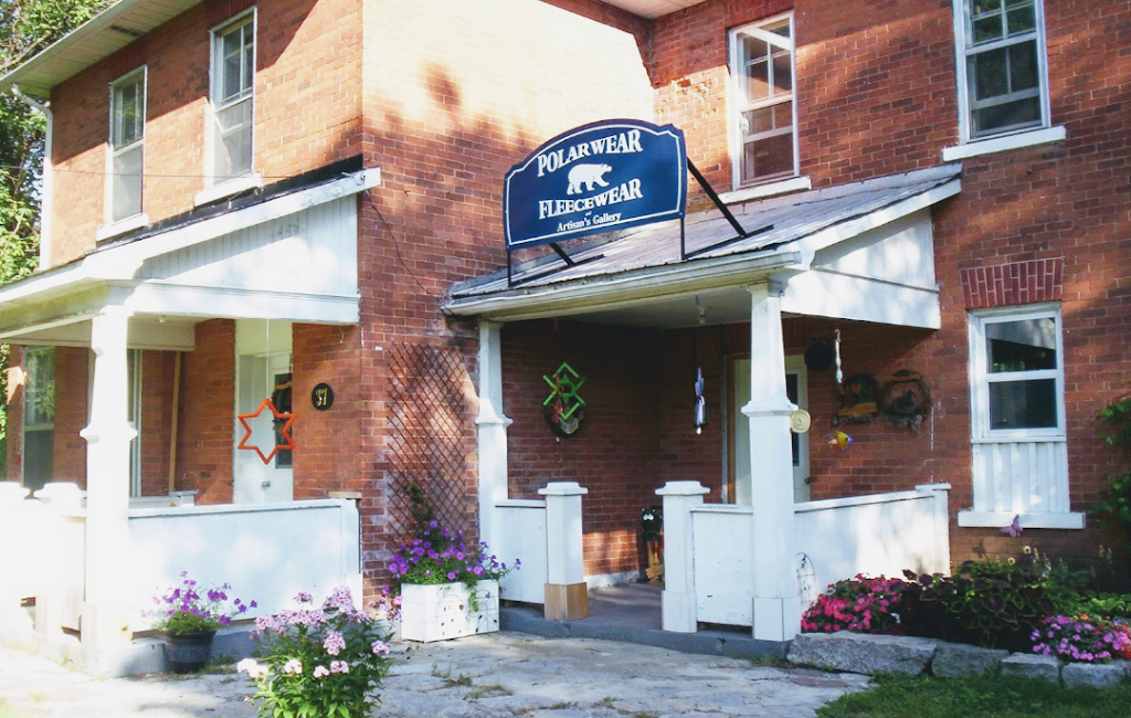 My Country Home | 37 Bonnechere St E, Eganville, ON K0J 1T0, Canada | Phone: (613) 689-1942
