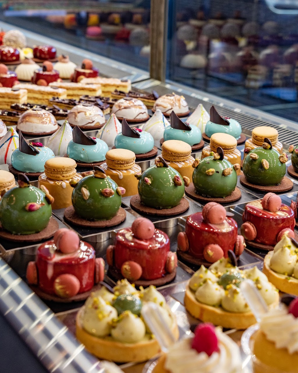 Delysées Luxury Desserts Yorkville Main Level Retail Delysees, 161