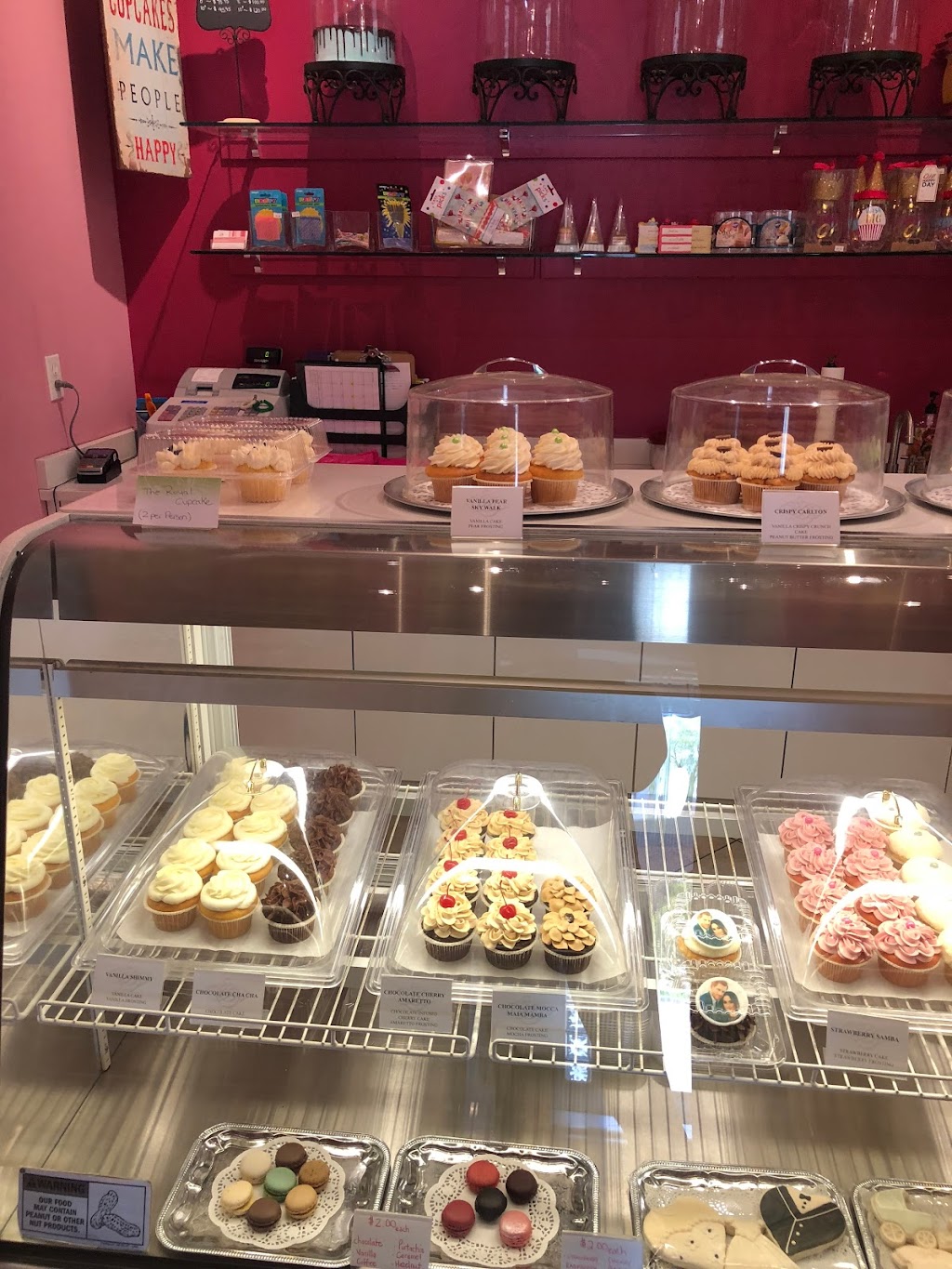 Razzle Dazzle Cupcakes | 319 Springbank Dr, London, ON N6J 1G6, Canada | Phone: (519) 663-9973