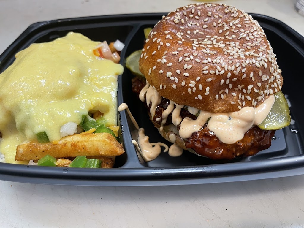 Queen Eatery | 345 Queen St W, Brampton, ON L6X 1B4, Canada | Phone: (905) 866-8492
