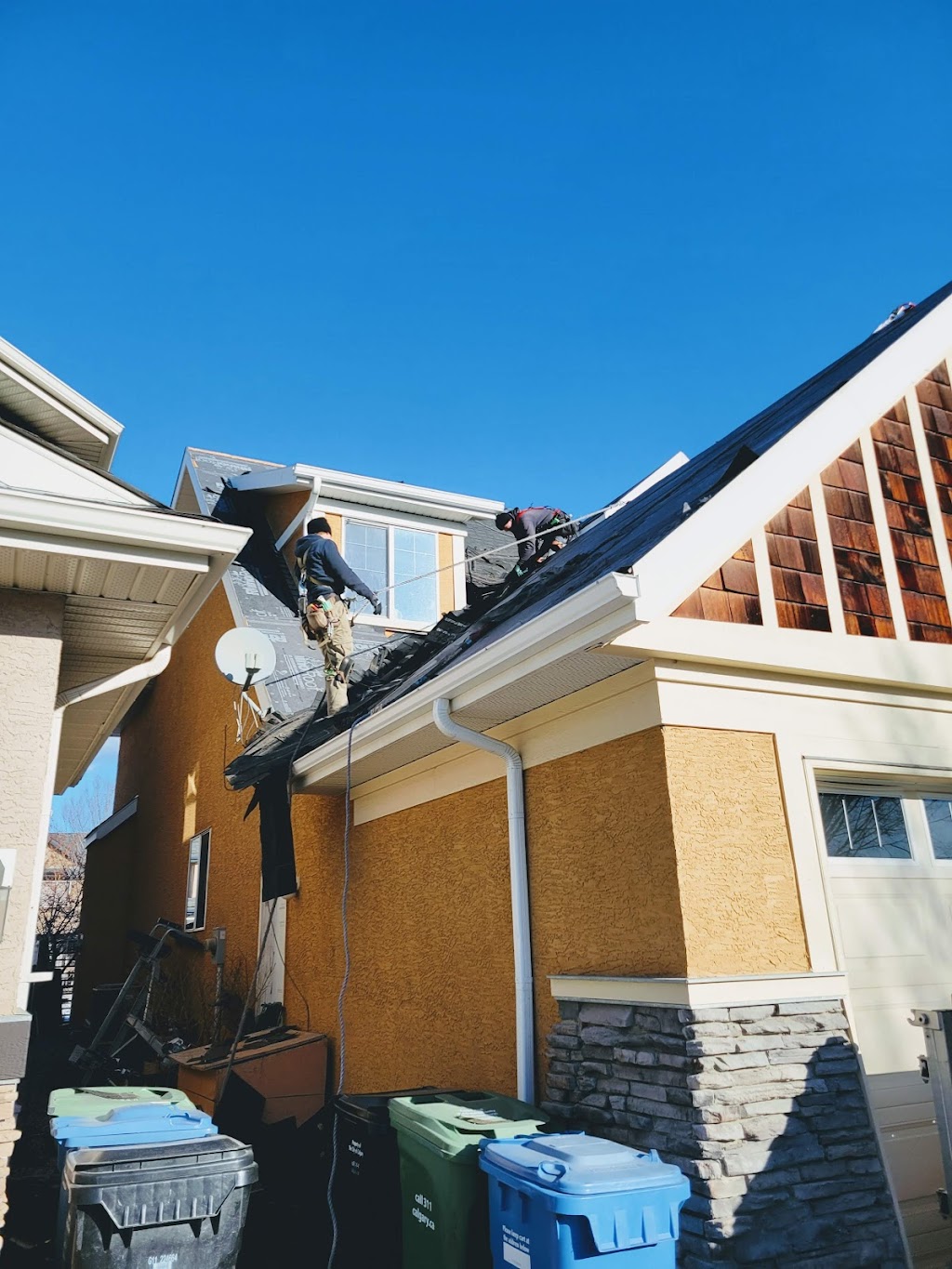 Apple Roofing | 12 Shawbrooke Park SW, Calgary, AB T2Y 4L8, Canada | Phone: (587) 887-1433