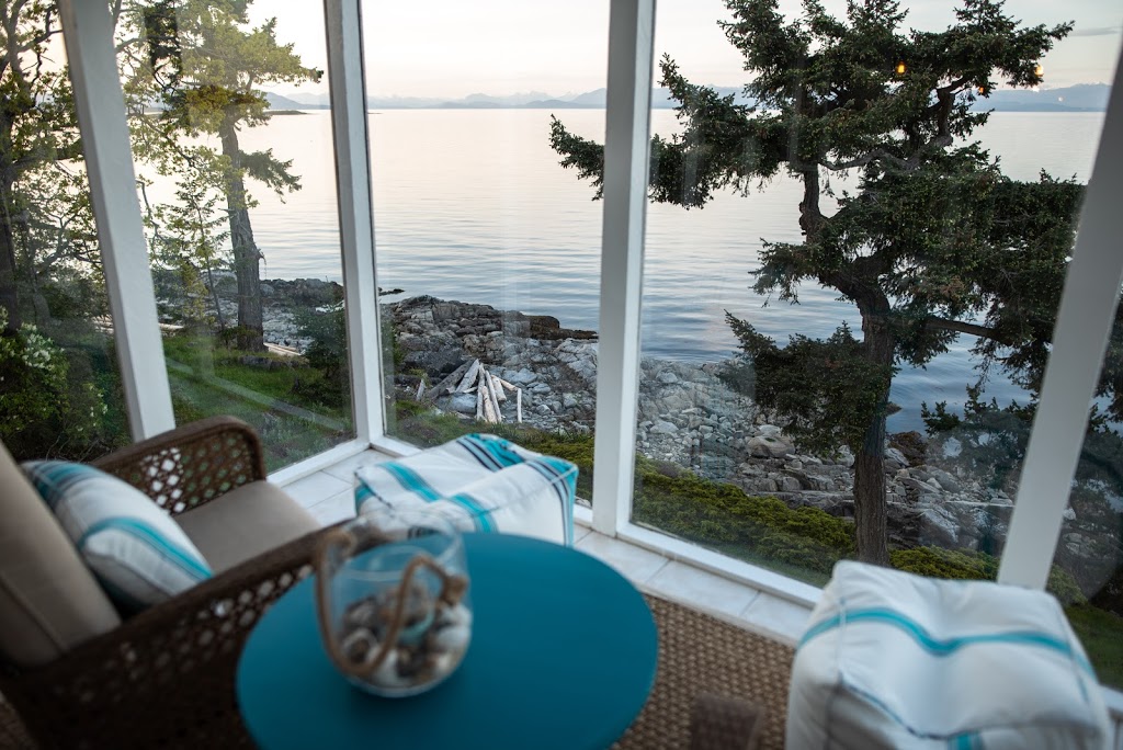 West Rock House | lodging | 3661 Dolphin Dr, Nanoose Bay, BC V9P 9H2, Canada | 4164195969 OR +1 416-419-5969