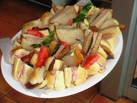 Evas Deli | 680 Huronia Rd, Barrie, ON L4N 6C6, Canada | Phone: (705) 739-7004