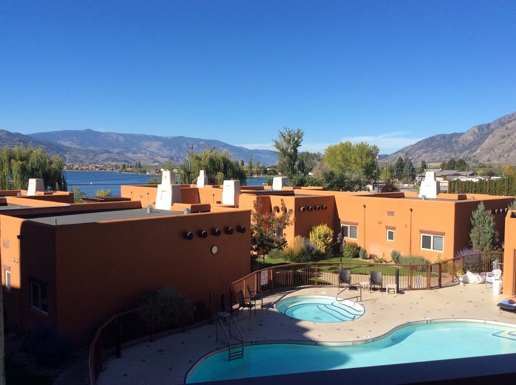 Osoyoos Townhome vacations | 4413 Lakeshore Dr, Osoyoos, BC V0H 1V0, Canada | Phone: (778) 870-2674