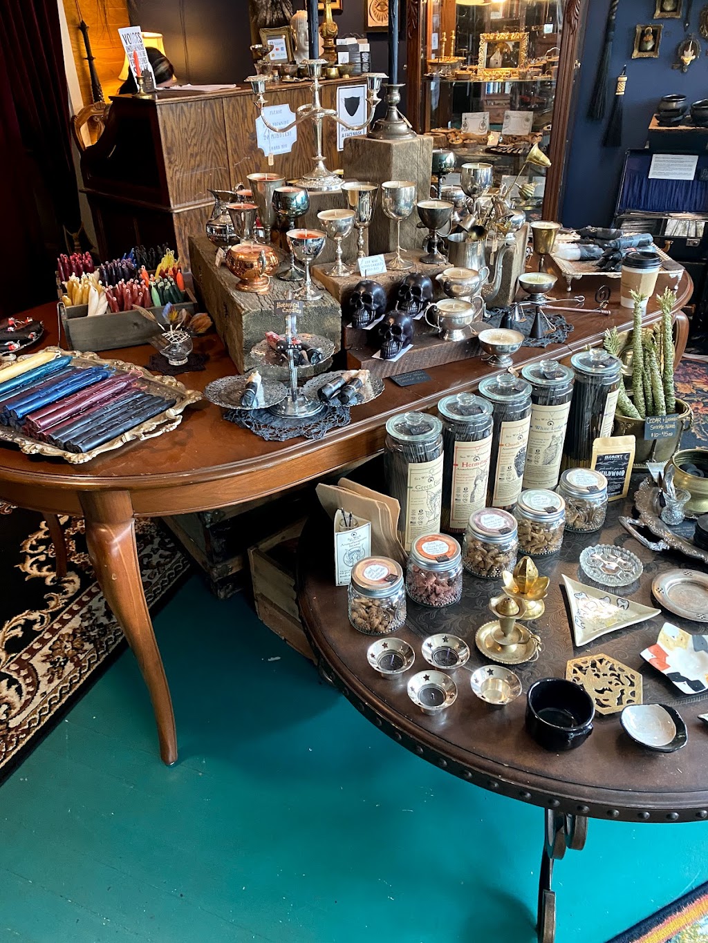 Ravens Veil | 831 Commercial Dr, Vancouver, BC V5L 3W6, Canada | Phone: (604) 251-1869