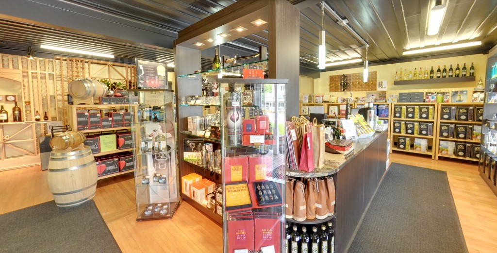 Vignes De Vaudreuil | 428 Av. Saint-Charles, Vaudreuil-Dorion, QC J7V 2N1, Canada | Phone: (450) 424-4123