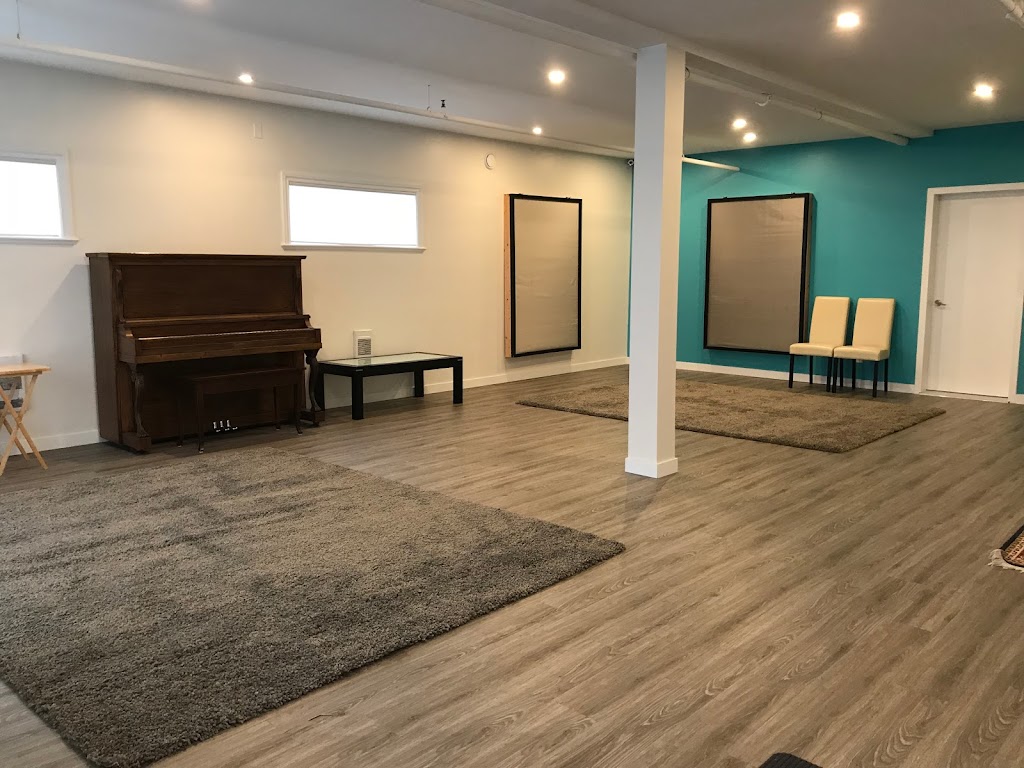 Silver Bow Studio | 15-1182 Colville Rd, Victoria, BC V9A 4P7, Canada | Phone: (250) 858-1787