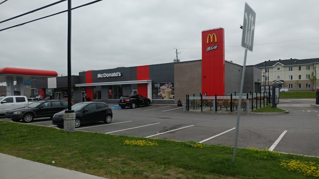 McDonalds | 1-7400 Boulevard Guillaume-Couture, Lévis, QC G6V 6Z4, Canada | Phone: (418) 838-3943