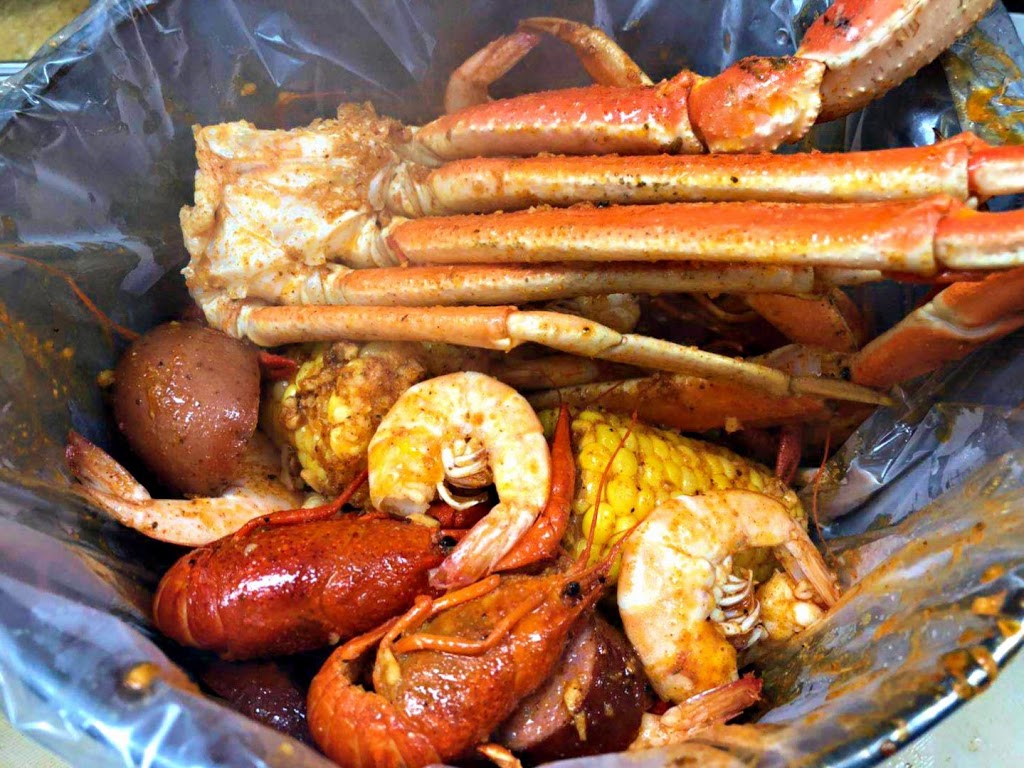 storming crab | 4125 Maple Rd, Buffalo, NY 14226, USA | Phone: (716) 783-8158