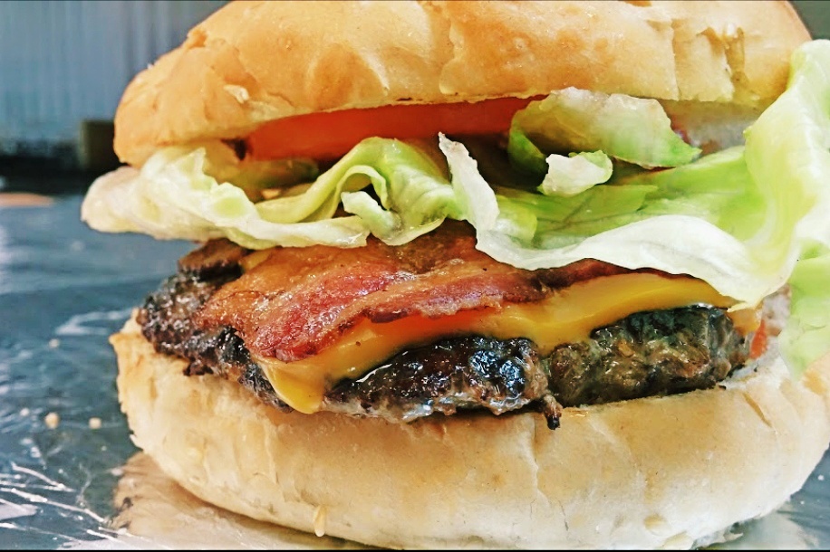 Georges Kitchen + Ice Cream | 802 Thornhill St, Morden, MB R6M 1G4, Canada | Phone: (204) 822-6166