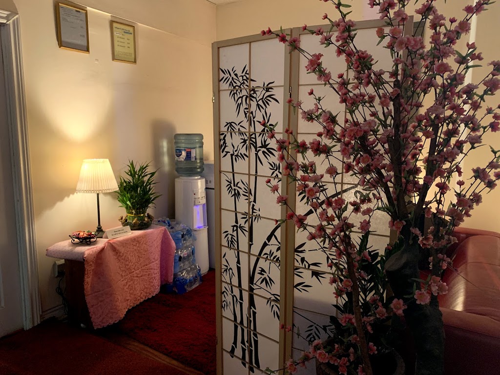 Hollywood Spa | 4578 Yonge St, North York, ON M2N 5L7, Canada | Phone: (416) 222-5554